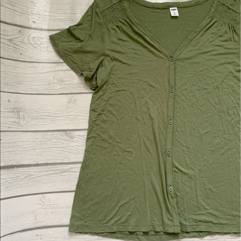 Old Navy-Olive green top-medium tall - Picture 2 of 8
